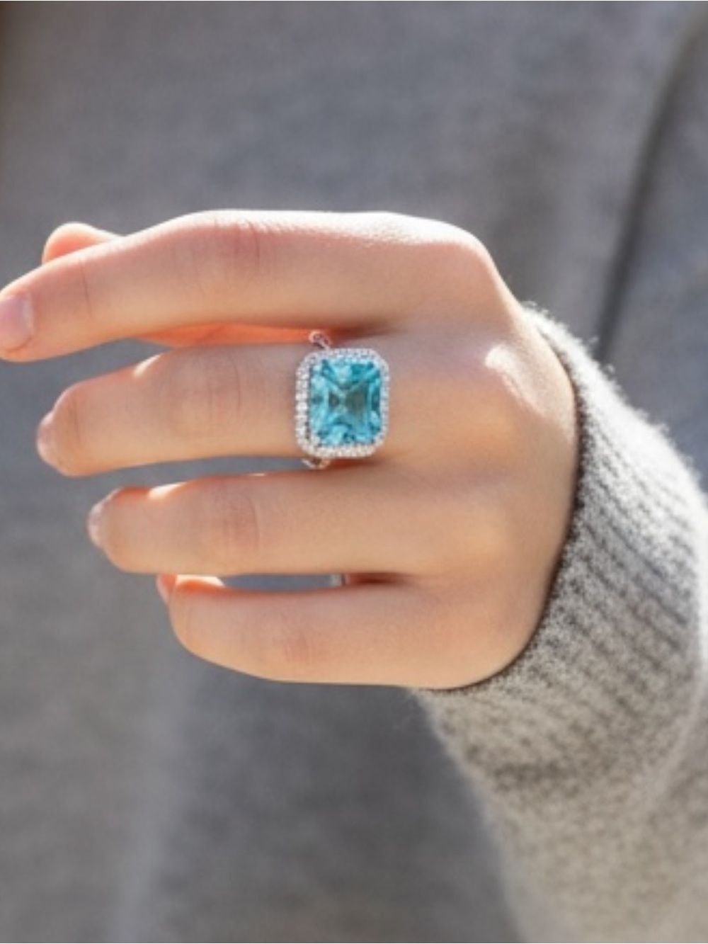 Vibrant Emerald Cut Icy Blue Halo Cocktail Ring - Boutique Find - Picture 2 of 10